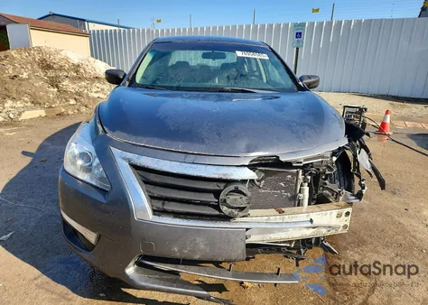 2015 Nissan Altima 2.5 из США, поврежденный, VIN 1N4AL3AP8FN375404